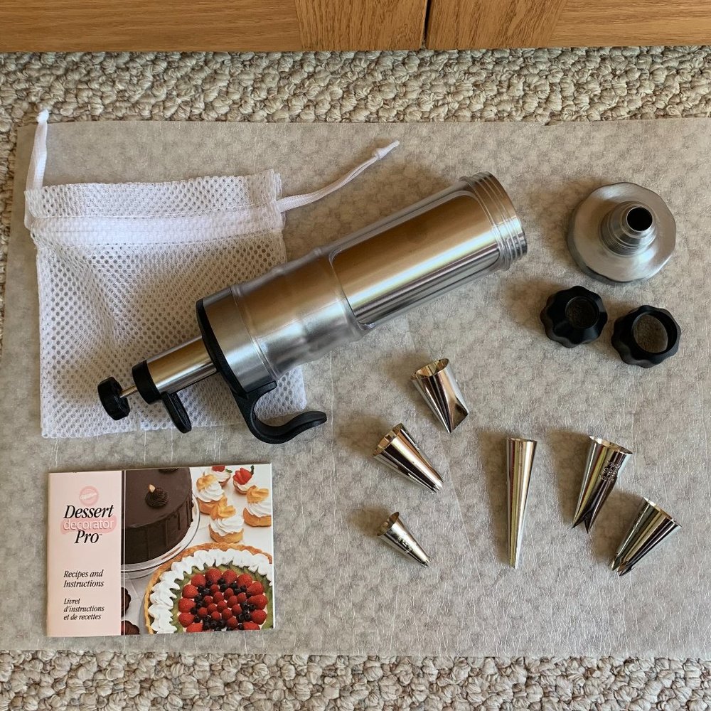 WILTON - Dessert Decorator Pro - New, no Box